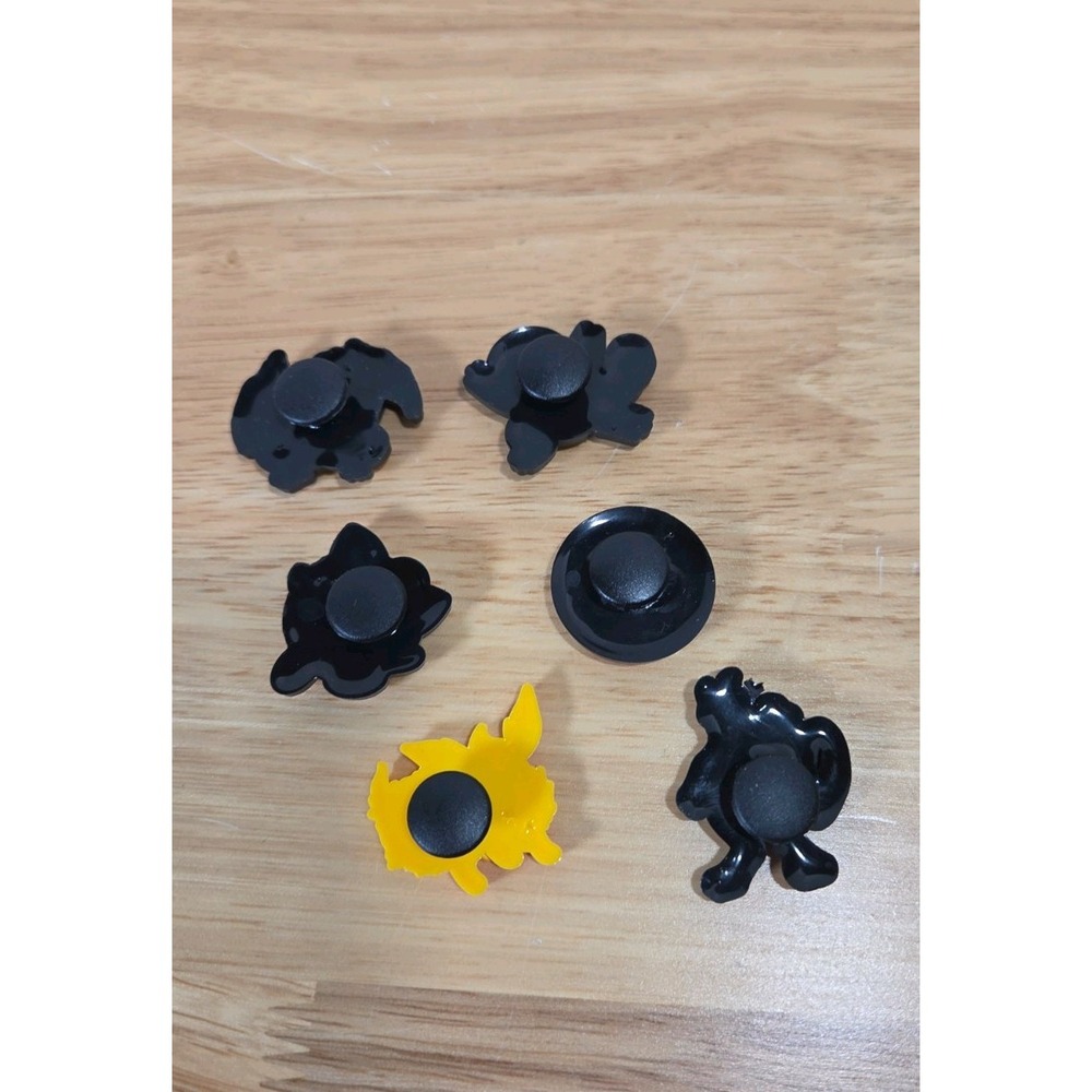 Pokémon PVC Shoe Charms, Charizard Squirtle Jigglypuff Mewtwo Flareon - Picture 2 of 2